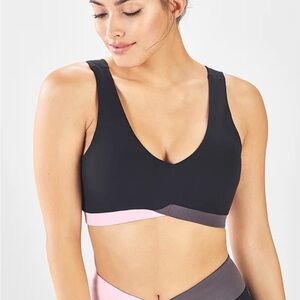 Fabletics Women's Winn Medium support Sports Bra Black Sz S.